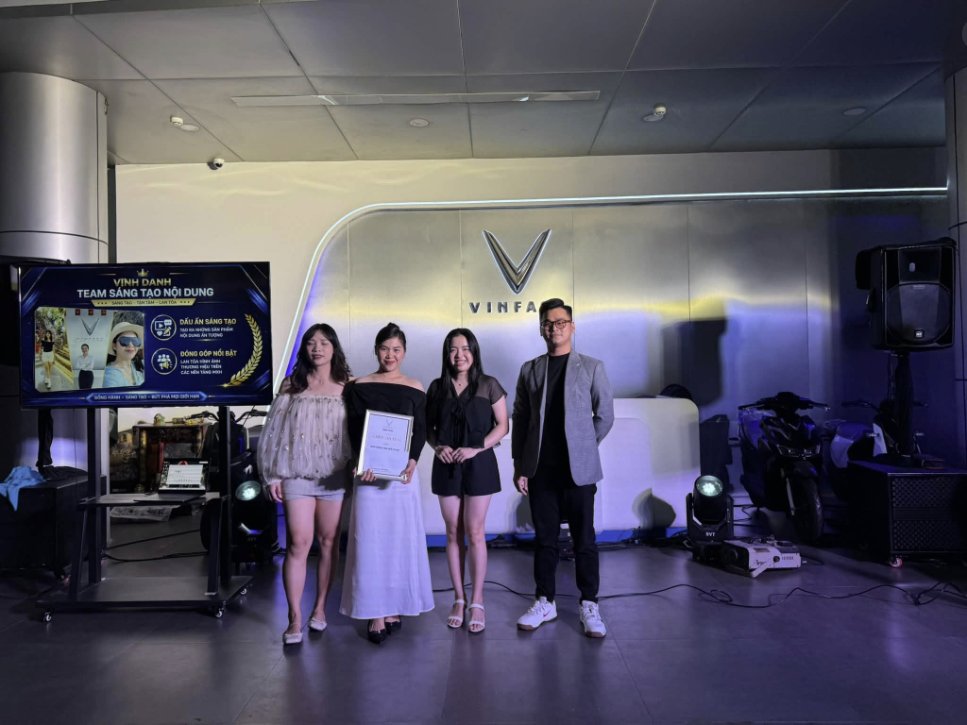 Sân khấu chương trình tổng kết 6 tháng đầu năm VinFast Nam Thái do NTSax Media Entertainment phụ trách âm thanh ánh sáng