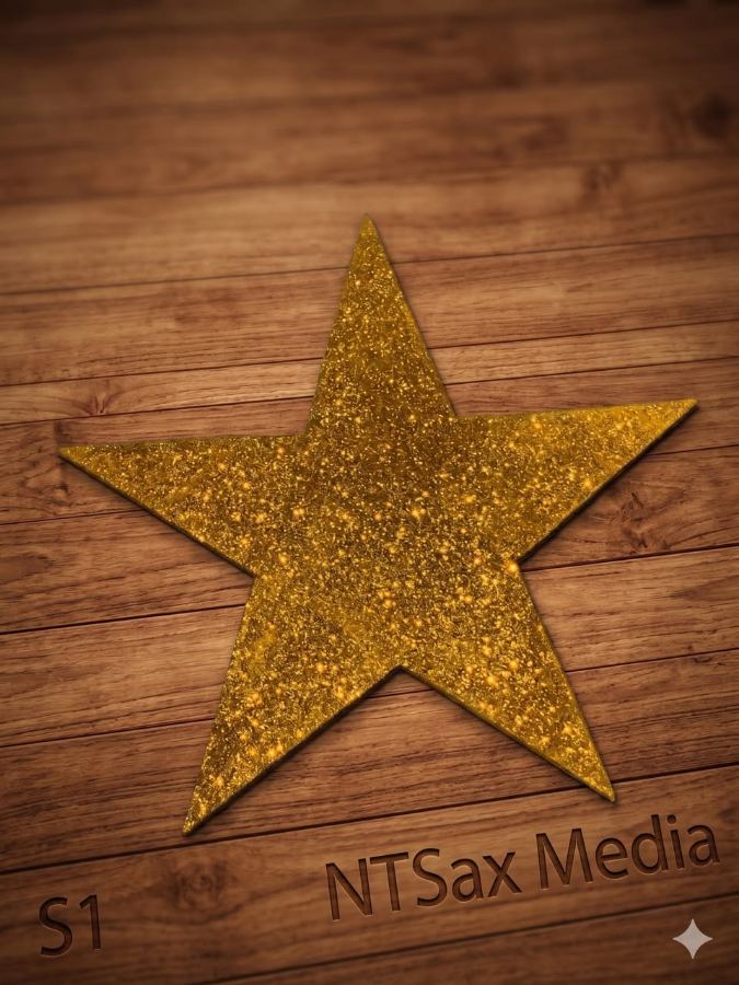 Đạo cụ biểu diễn ngôi sao vàng tại kho NTSax Media Entertainment