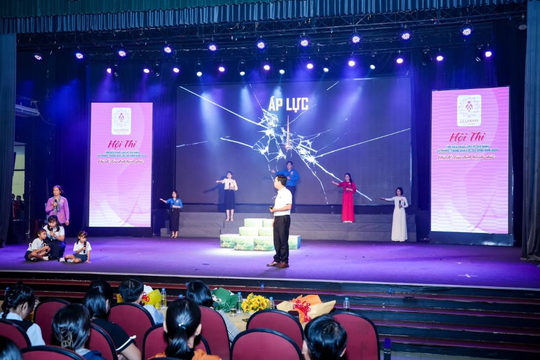 Ánh sáng sân khấu hội thi tìm hiểu pháp luật về gia đình năm 2026