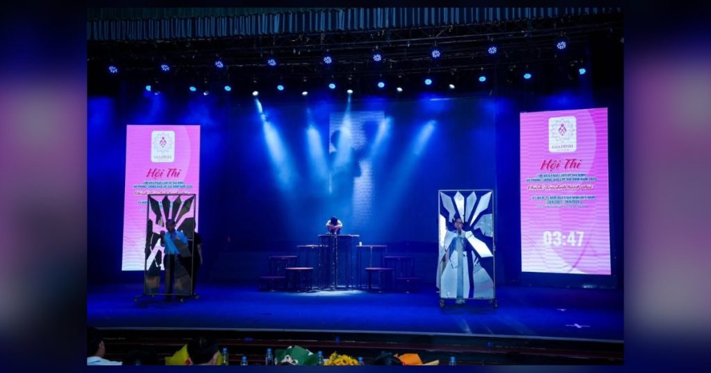 Sân khấu Hội thi Tìm hiểu pháp luật về gia đình và phòng chống bạo lực gia đình năm 2026
