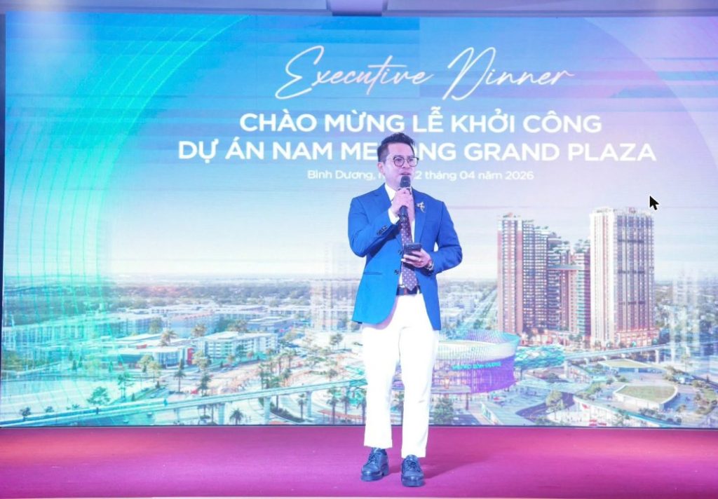 MC dẫn chương trình Executive Dinner chào mừng Lễ khởi công dự án Nam Mekong Grand Plaza tại Becamex Hotel