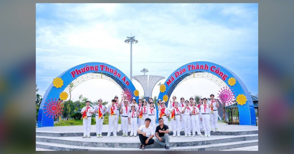 Ê-kíp NTSax Media Entertainment quay phim cho đoàn tour du lịch tại Phan Thiết