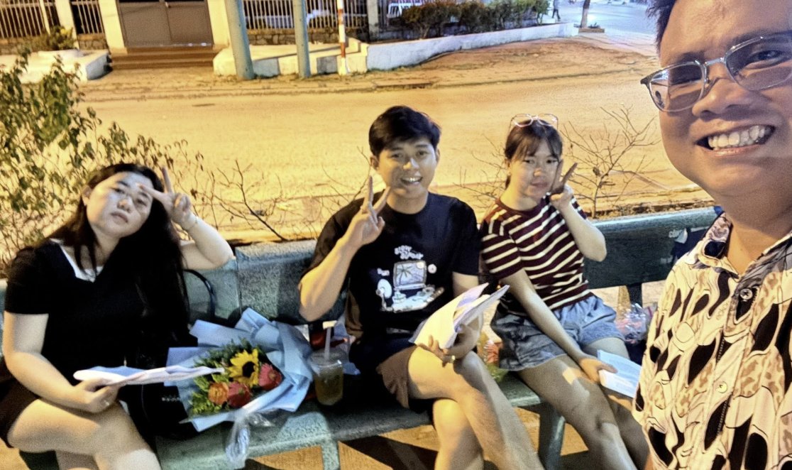 Ê-kíp diễn viên tiểu phẩm Táo Quân 2026 của NTSax Media Entertainment sau một buổi tập