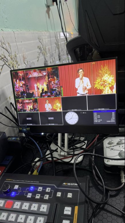 Bàn truyền hình đa camera với màn hình multiview theo dõi sân khấu tuồng cổ